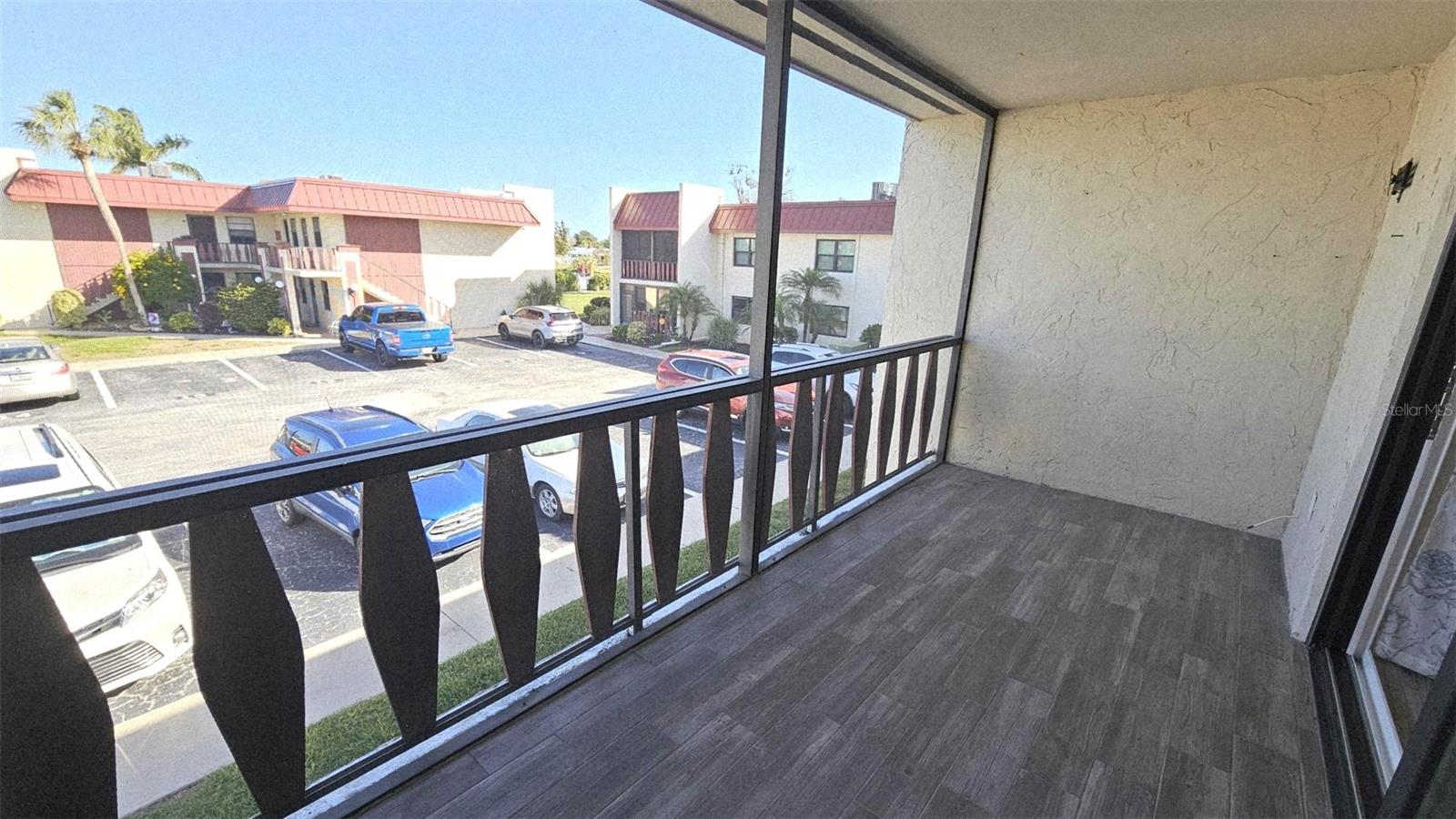 Image 6 of 20 For 78 Boundary Boulevard 179