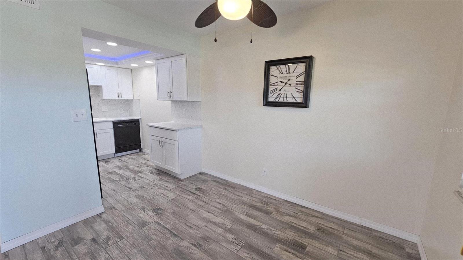 Image 8 of 20 For 78 Boundary Boulevard 179