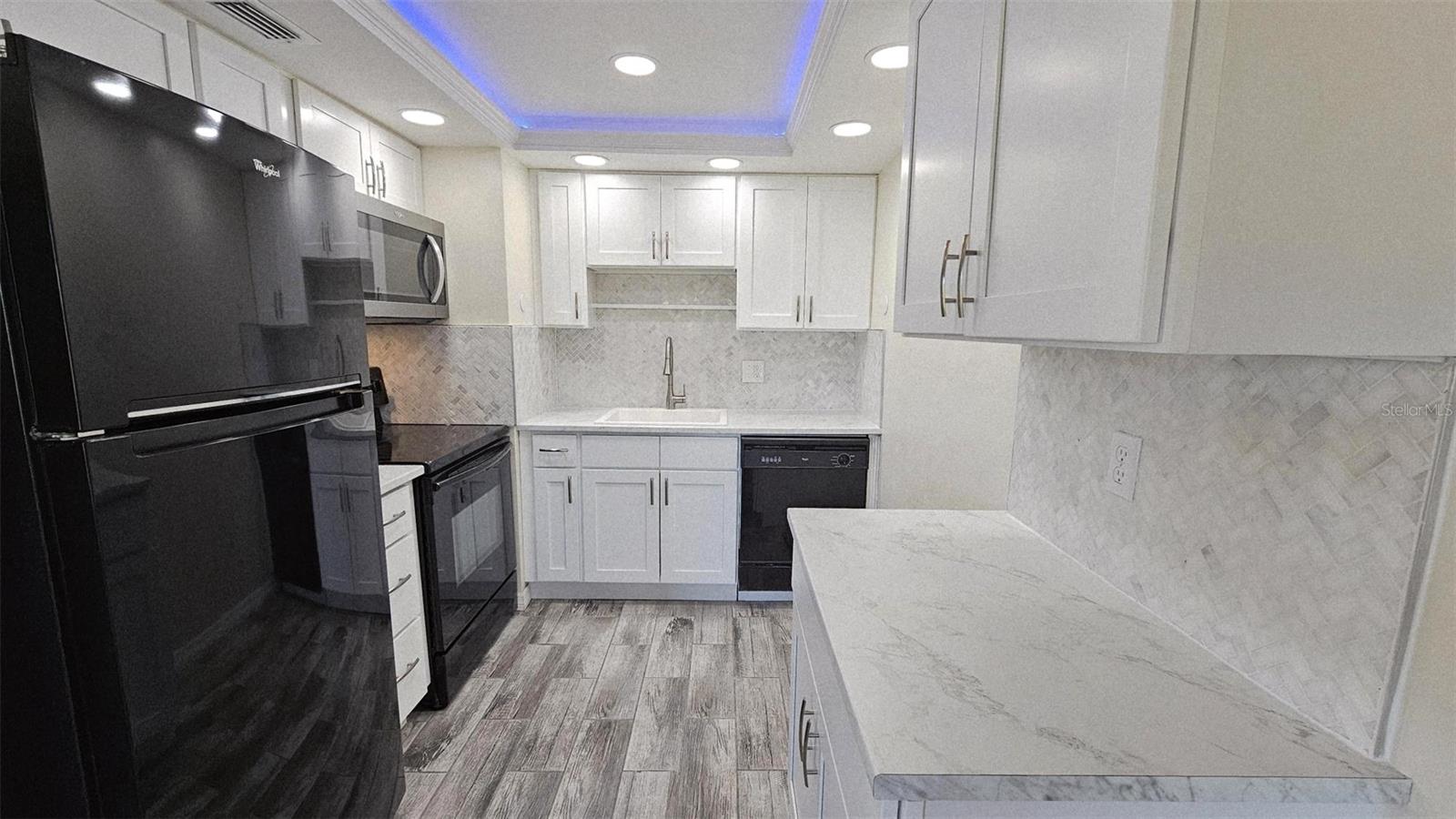 Image 9 of 20 For 78 Boundary Boulevard 179