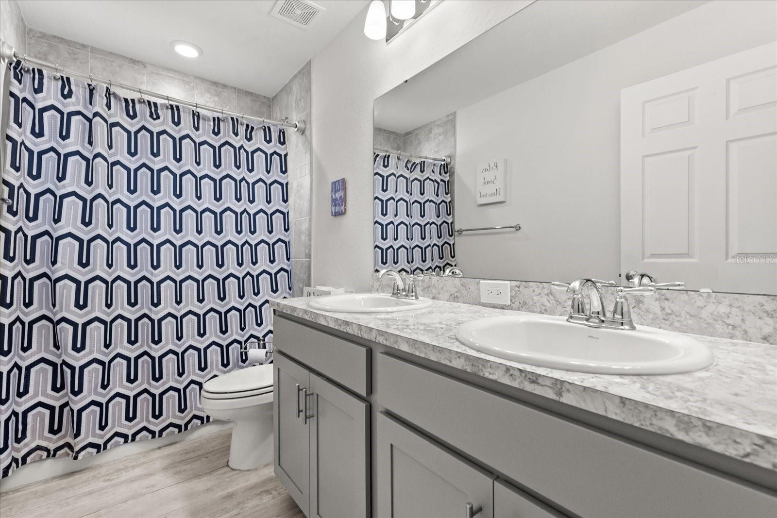 Image 20 of 29 For 1385 Mezzavalle Way