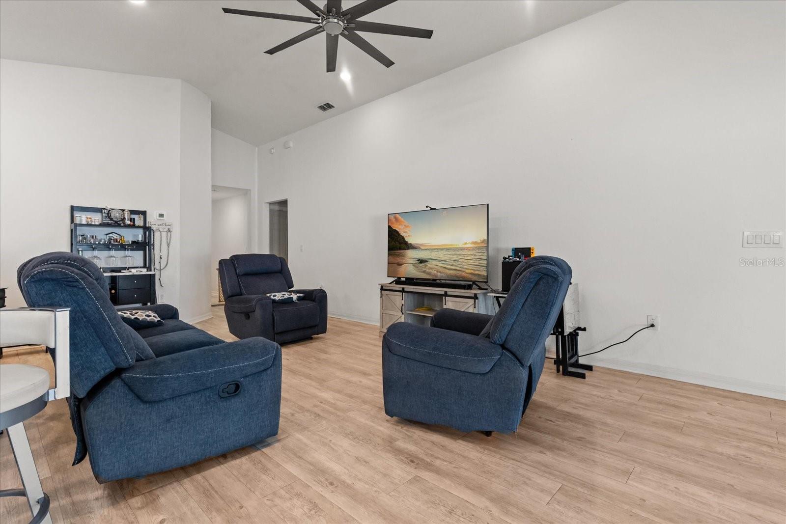 Image 4 of 29 For 1385 Mezzavalle Way
