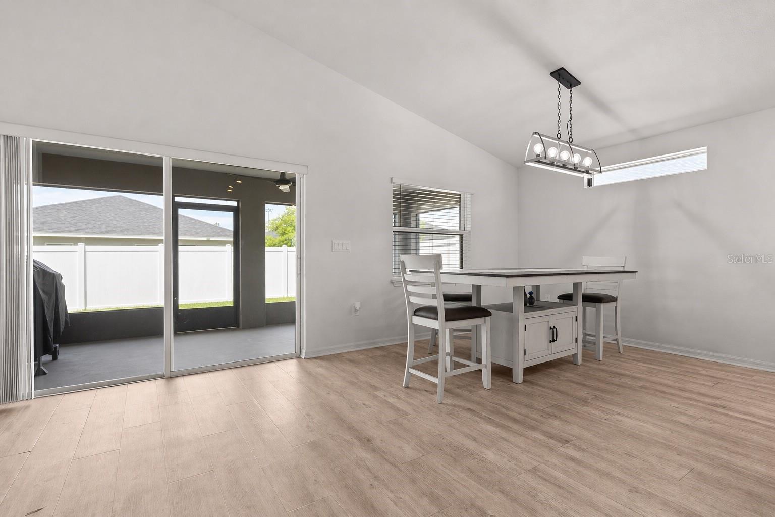 Image 5 of 29 For 1385 Mezzavalle Way