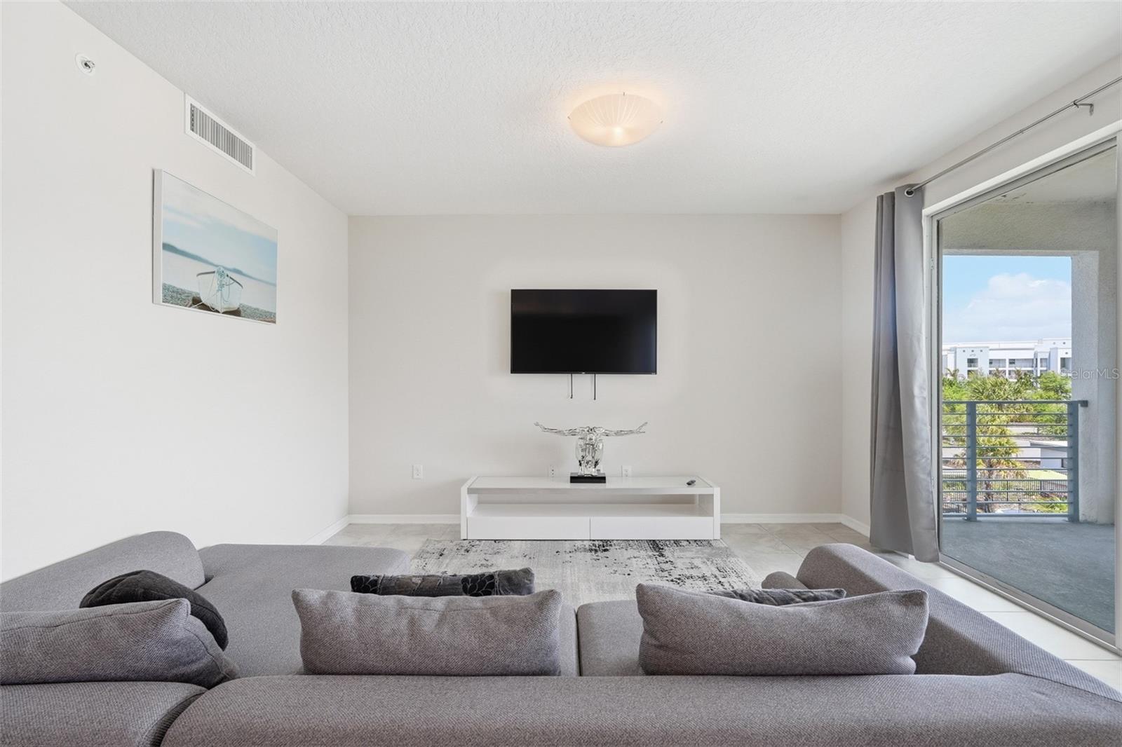 Image 13 of 34 For 3120 Paradox Circle 302