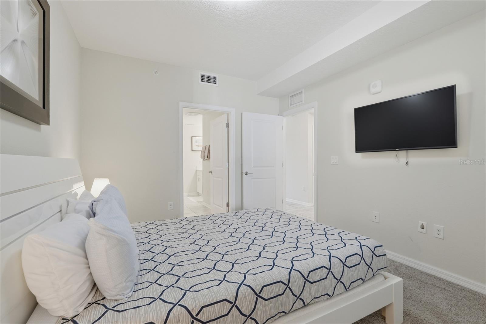 Image 20 of 34 For 3120 Paradox Circle 302