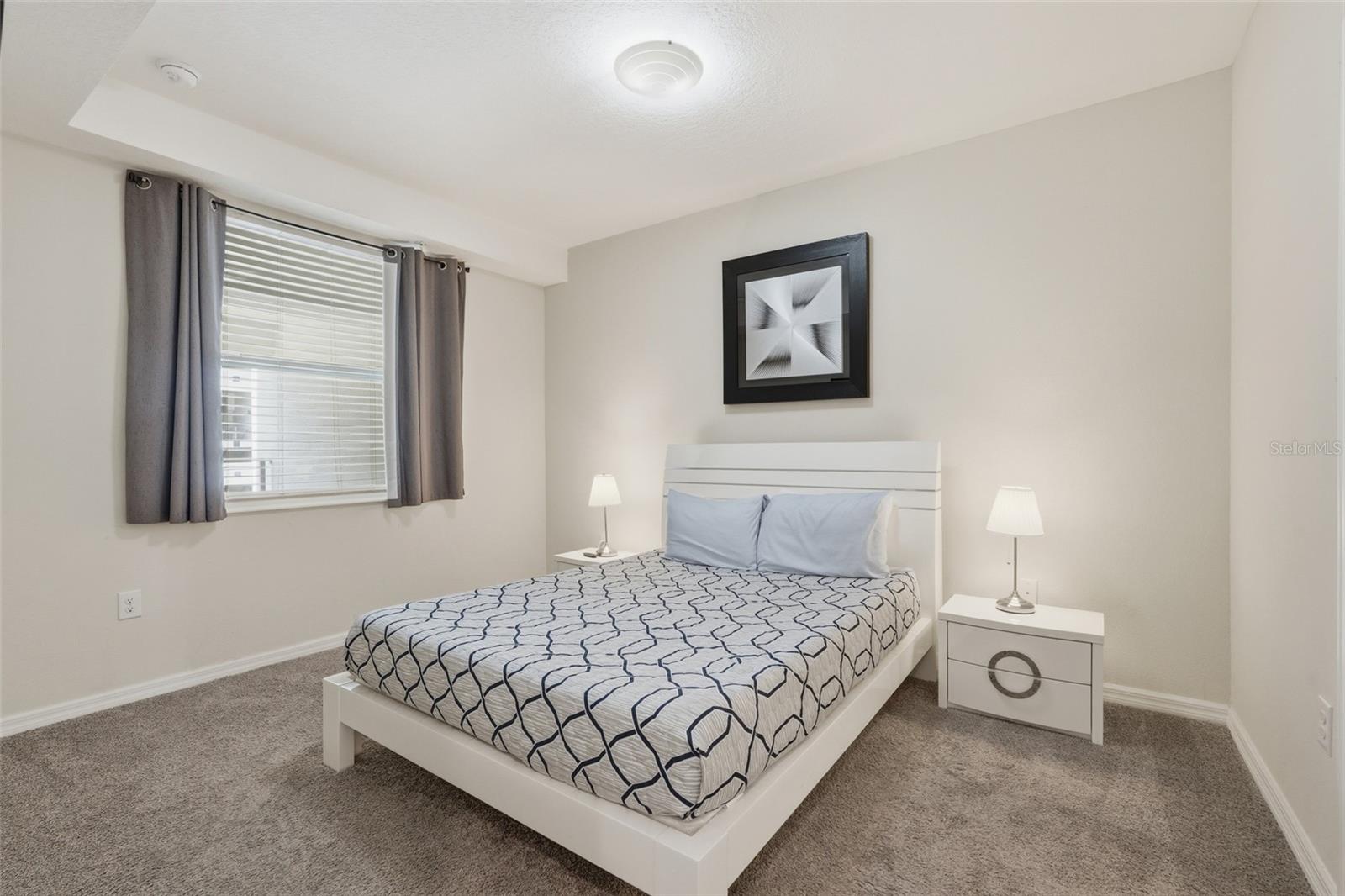 Image 21 of 34 For 3120 Paradox Circle 302