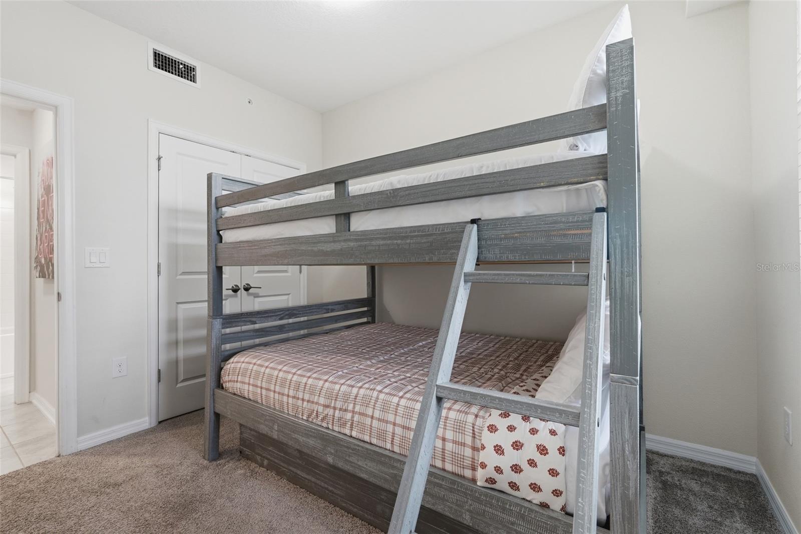 Image 24 of 34 For 3120 Paradox Circle 302