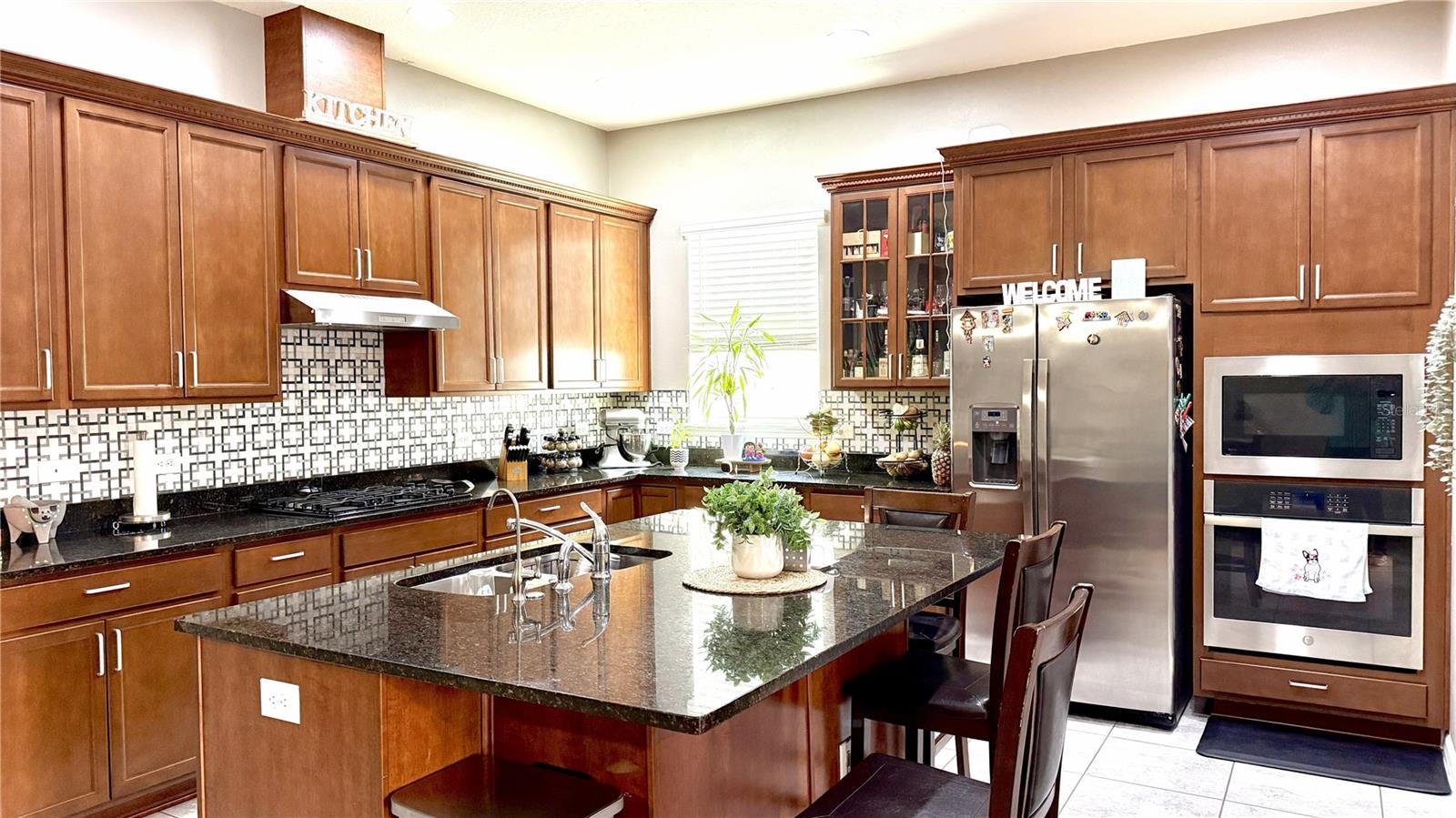 Image 4 of 21 For 9160 Olmo Court