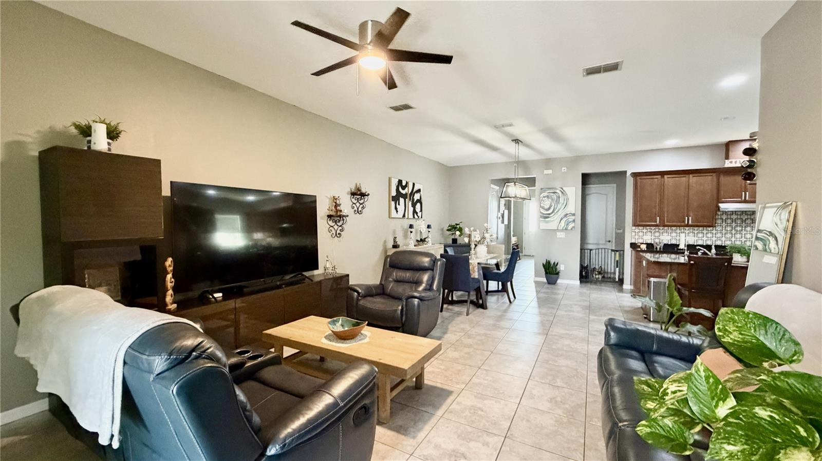 Image 7 of 21 For 9160 Olmo Court