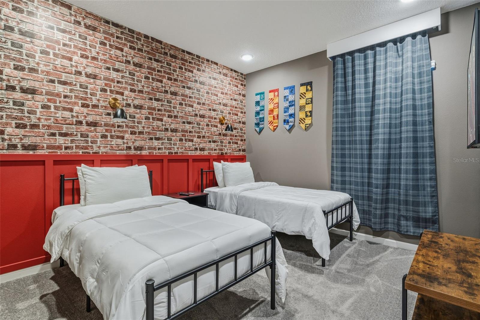 Image 27 of 52 For 10454 Ebb Tide Lane