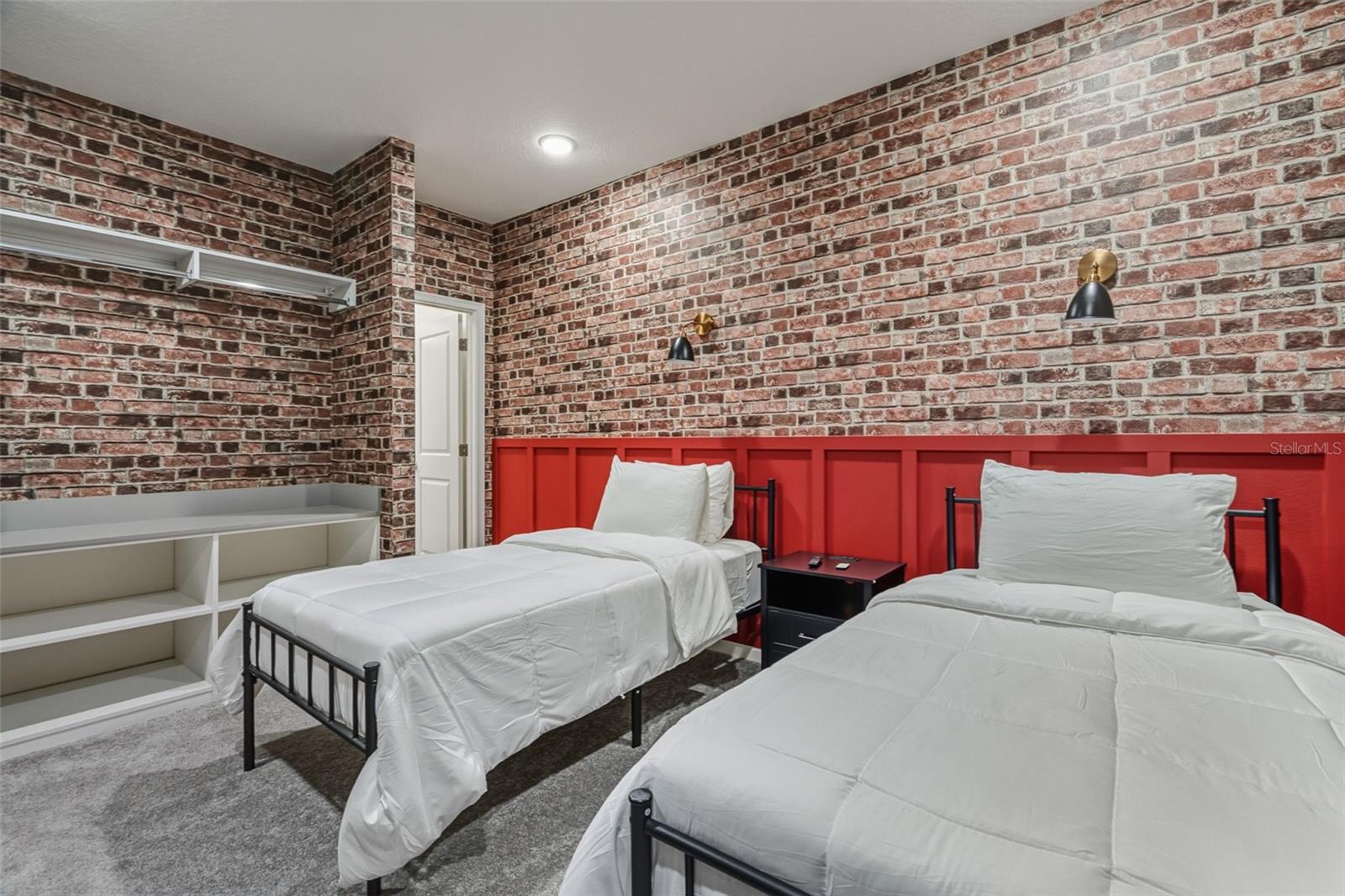 Image 28 of 52 For 10454 Ebb Tide Lane