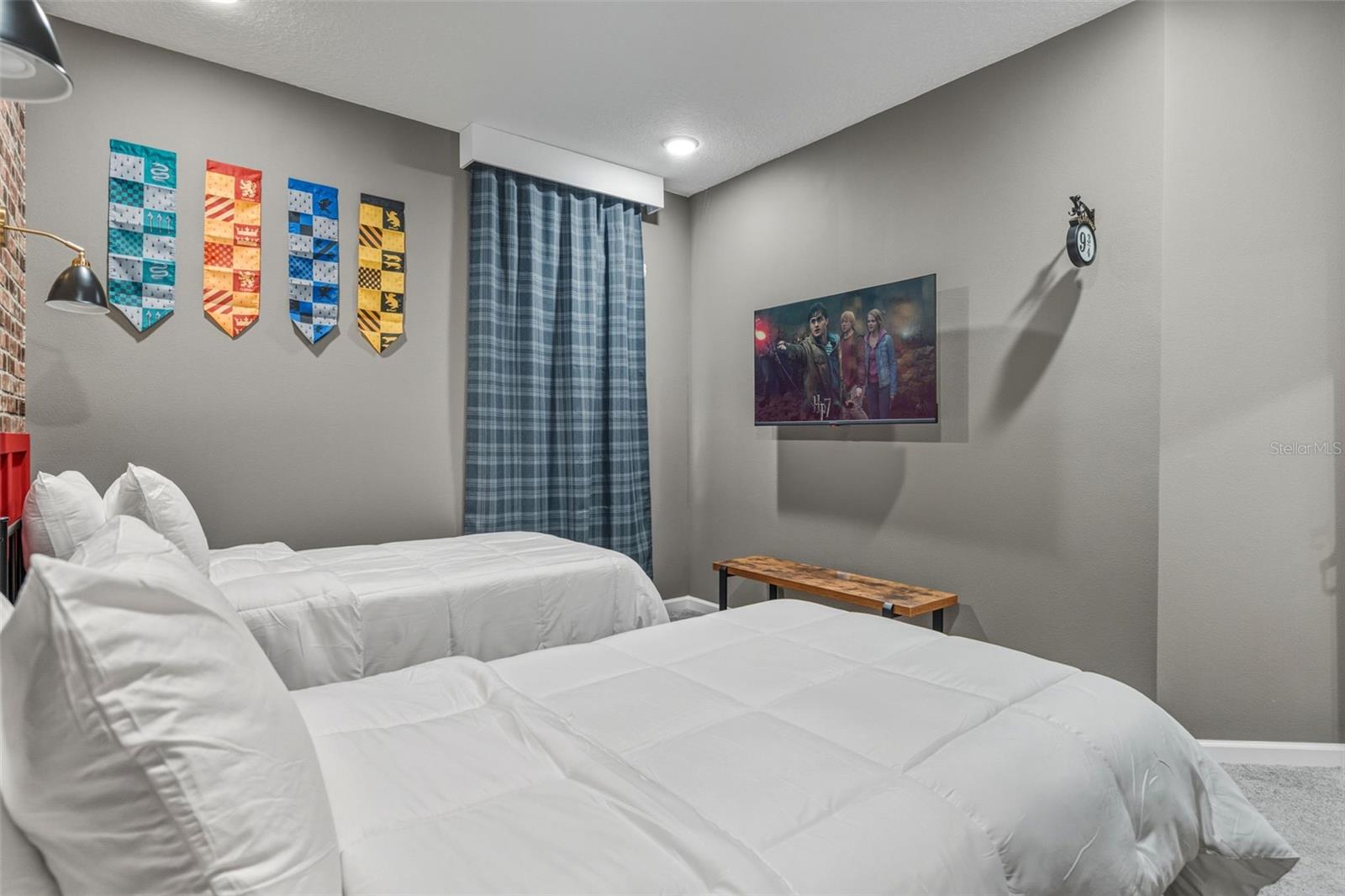 Image 29 of 52 For 10454 Ebb Tide Lane