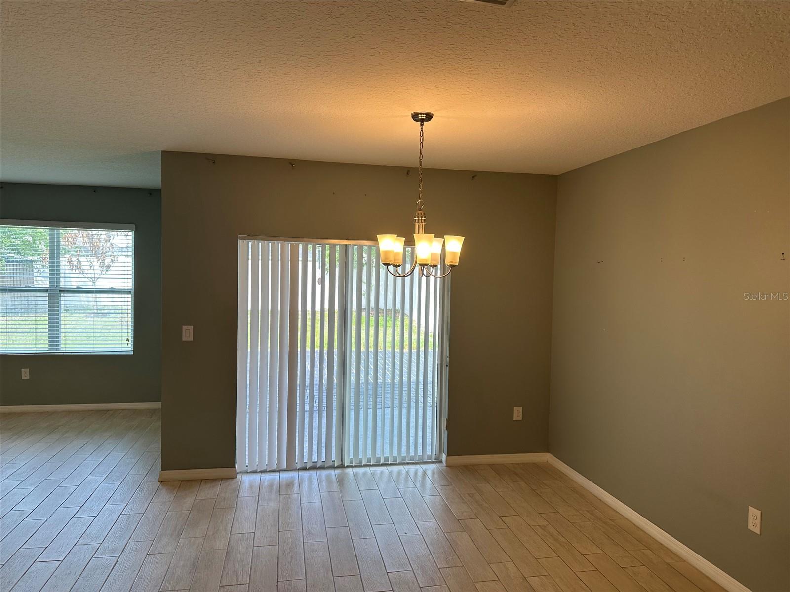 Image 2 of 13 For 1519 Diamond Loop Drive