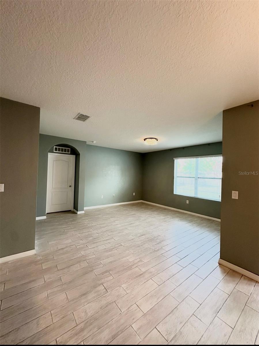 Image 5 of 13 For 1519 Diamond Loop Drive