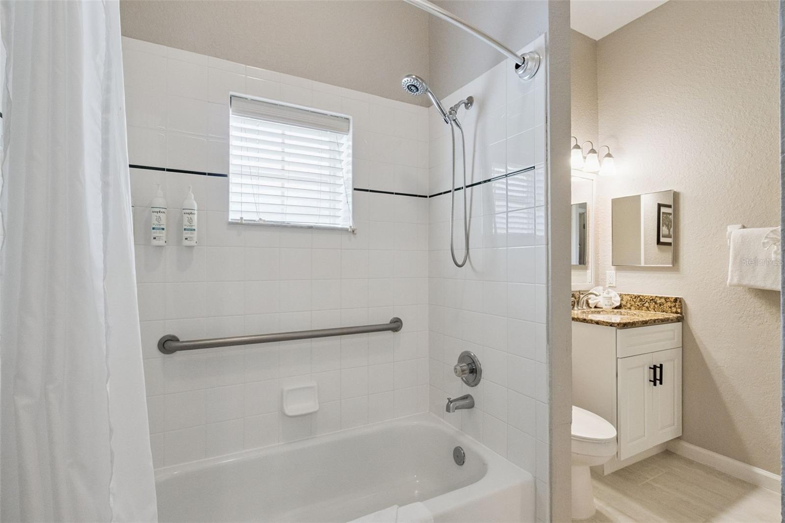 Image 17 of 50 For 106 Lucaya Loop