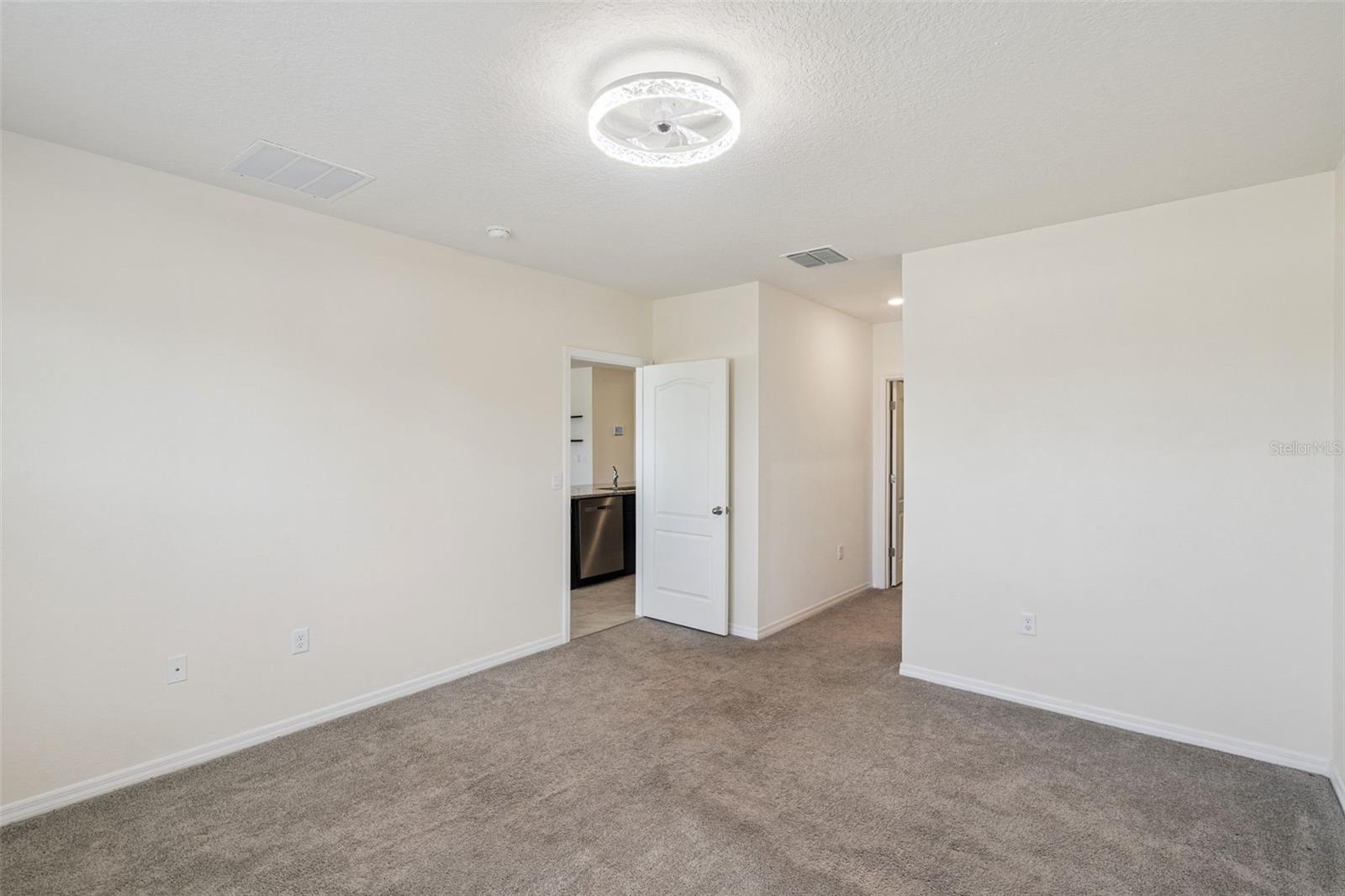 Image 16 of 35 For 544 Park Place Boulevard