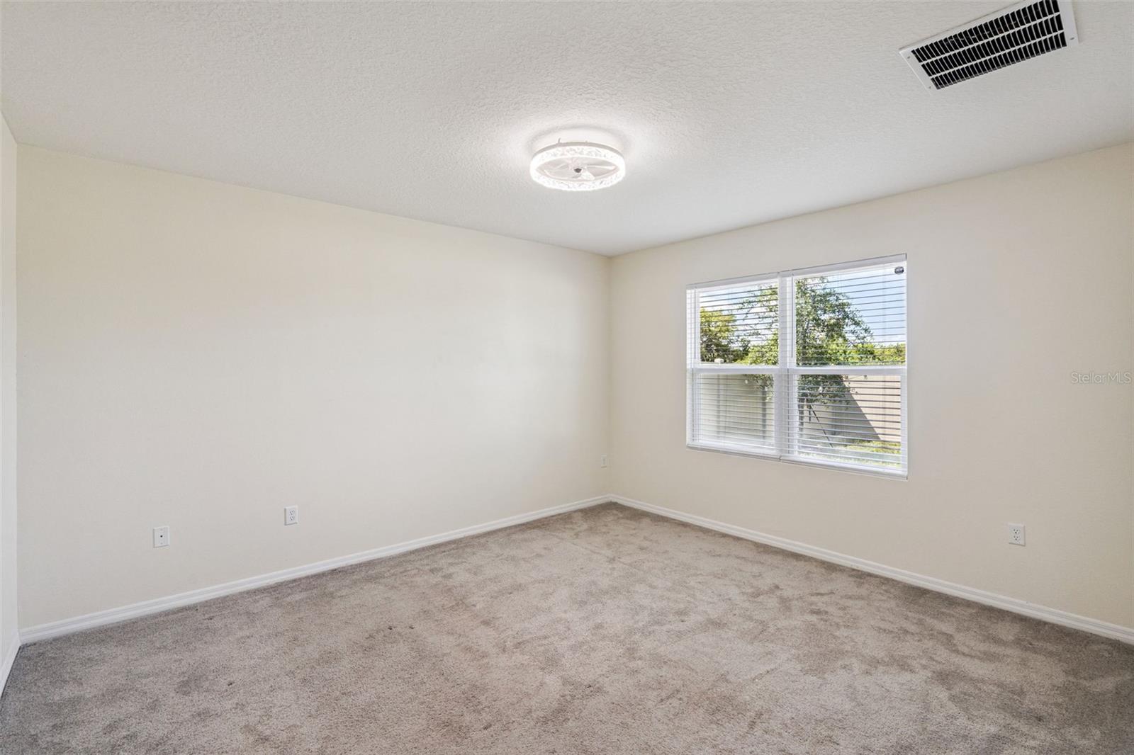 Image 17 of 35 For 544 Park Place Boulevard