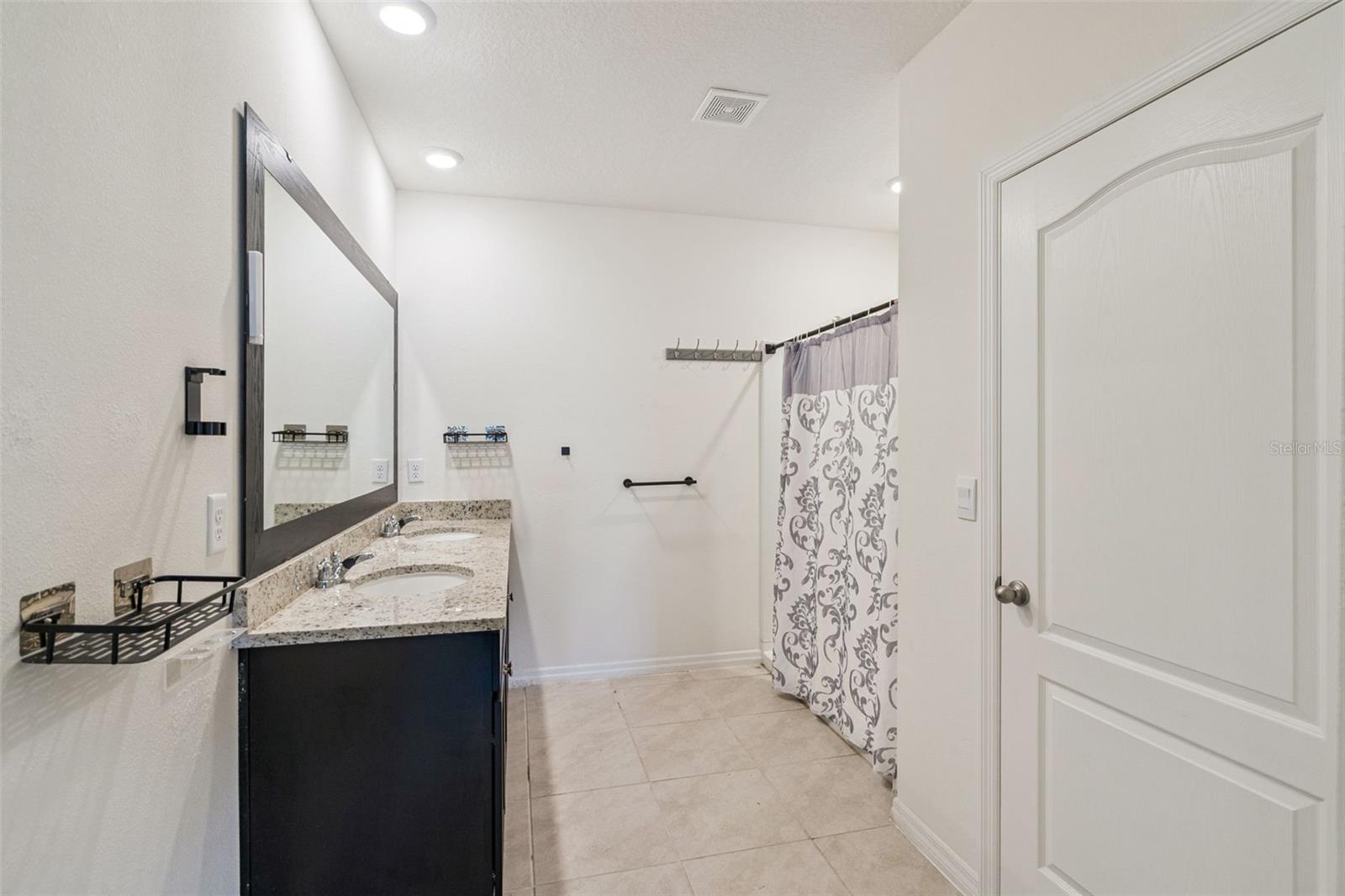 Image 19 of 35 For 544 Park Place Boulevard