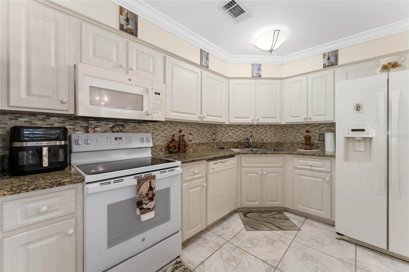 Image 13 of 36 For 2779 Muscatello Street