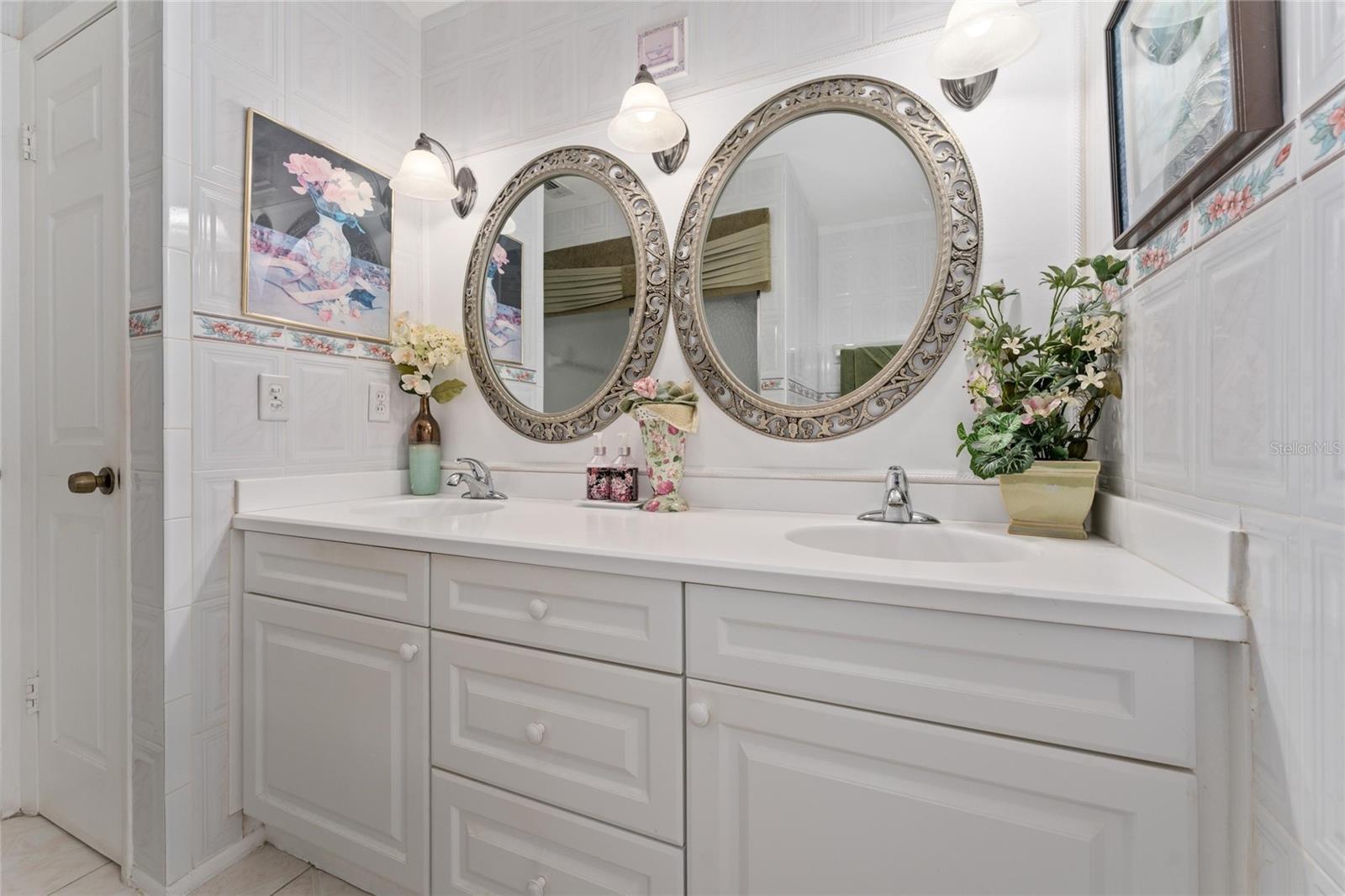 Image 19 of 36 For 2779 Muscatello Street