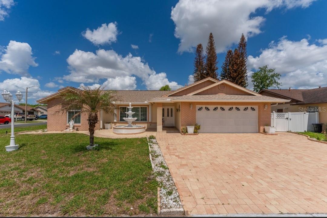 Image 3 of 36 For 2779 Muscatello Street