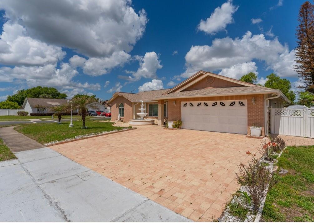 Image 4 of 36 For 2779 Muscatello Street