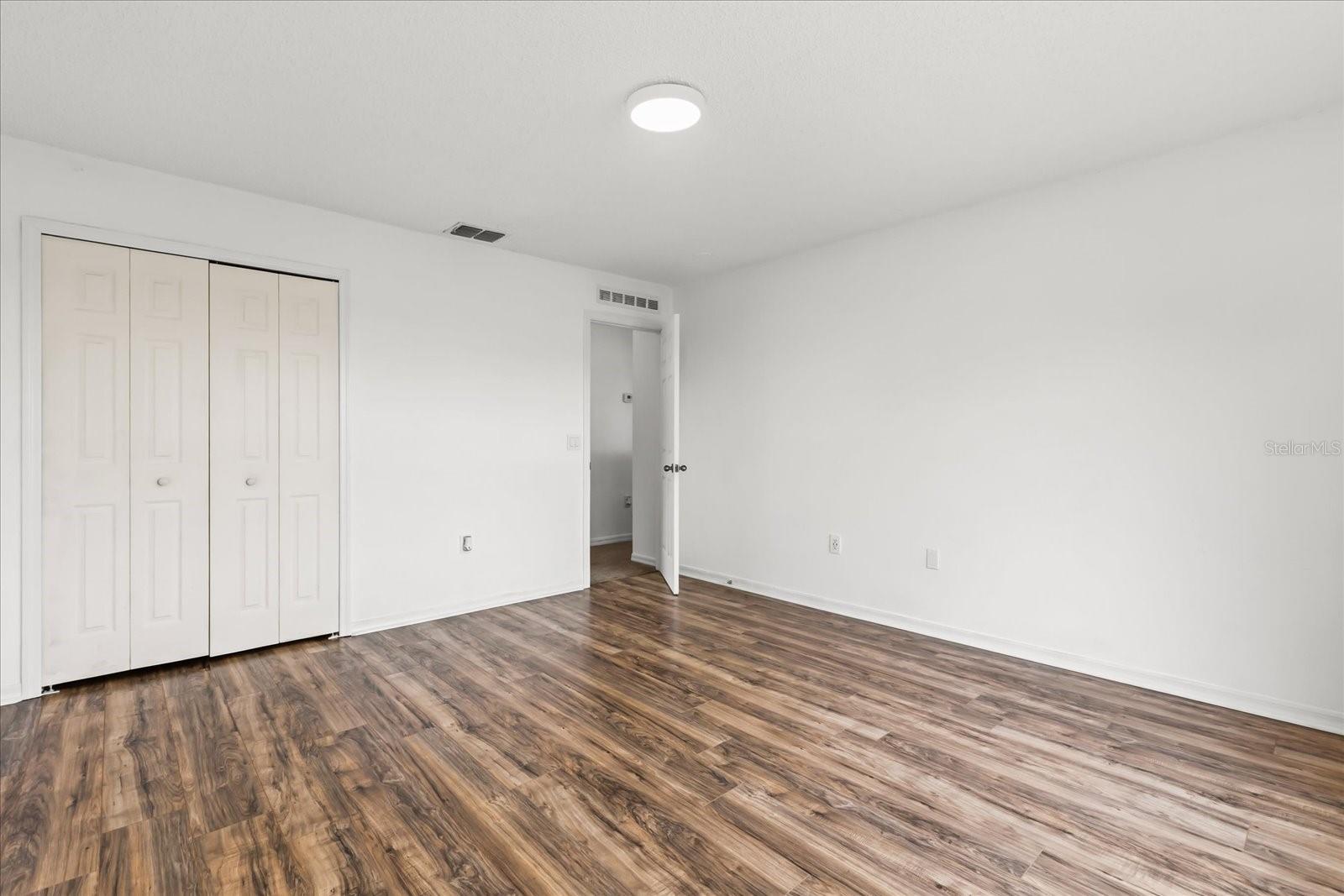 Image 20 of 46 For 1780 Howland Boulevard