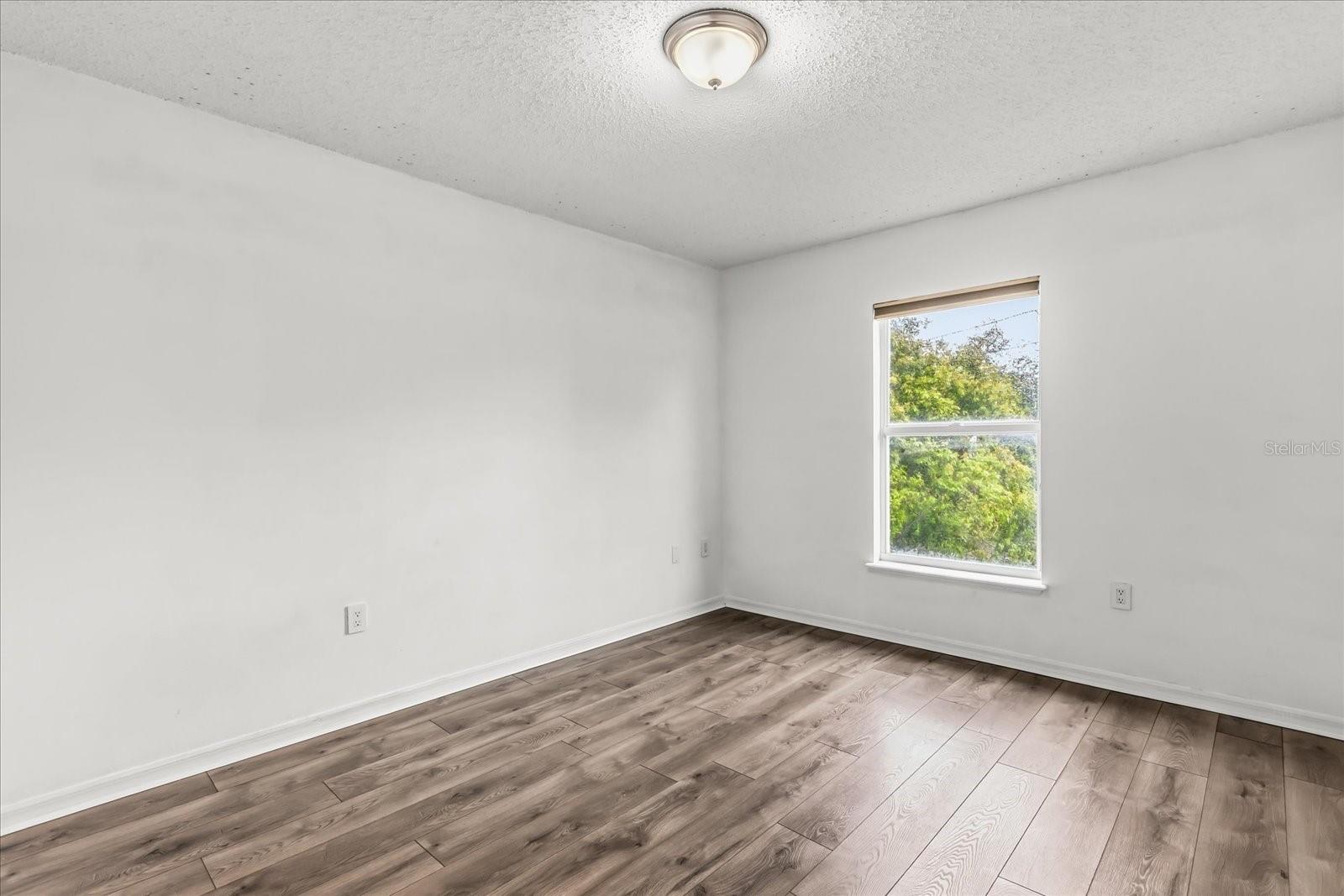 Image 21 of 46 For 1780 Howland Boulevard