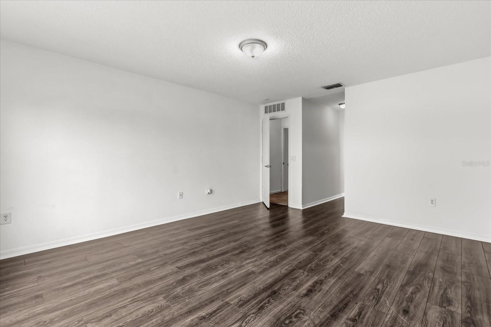 Image 29 of 46 For 1780 Howland Boulevard