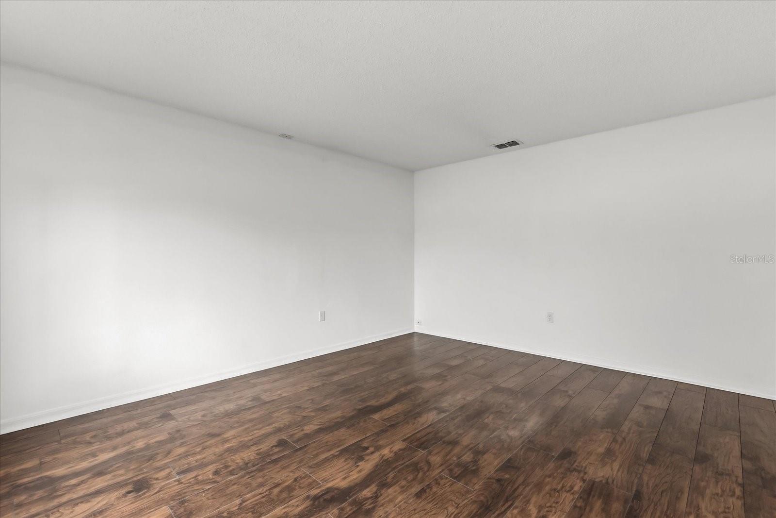 Image 36 of 46 For 1780 Howland Boulevard