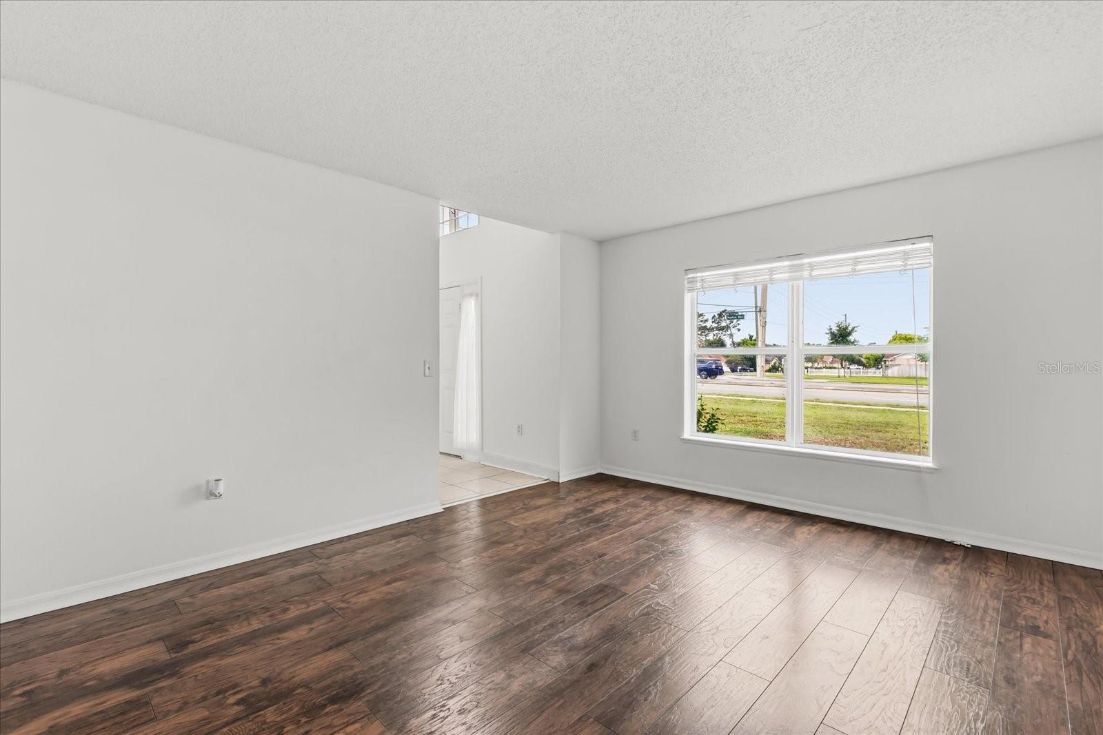 Image 5 of 46 For 1780 Howland Boulevard