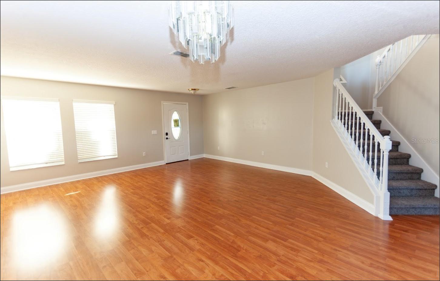 Image 12 of 25 For 12827 Oulton Circle