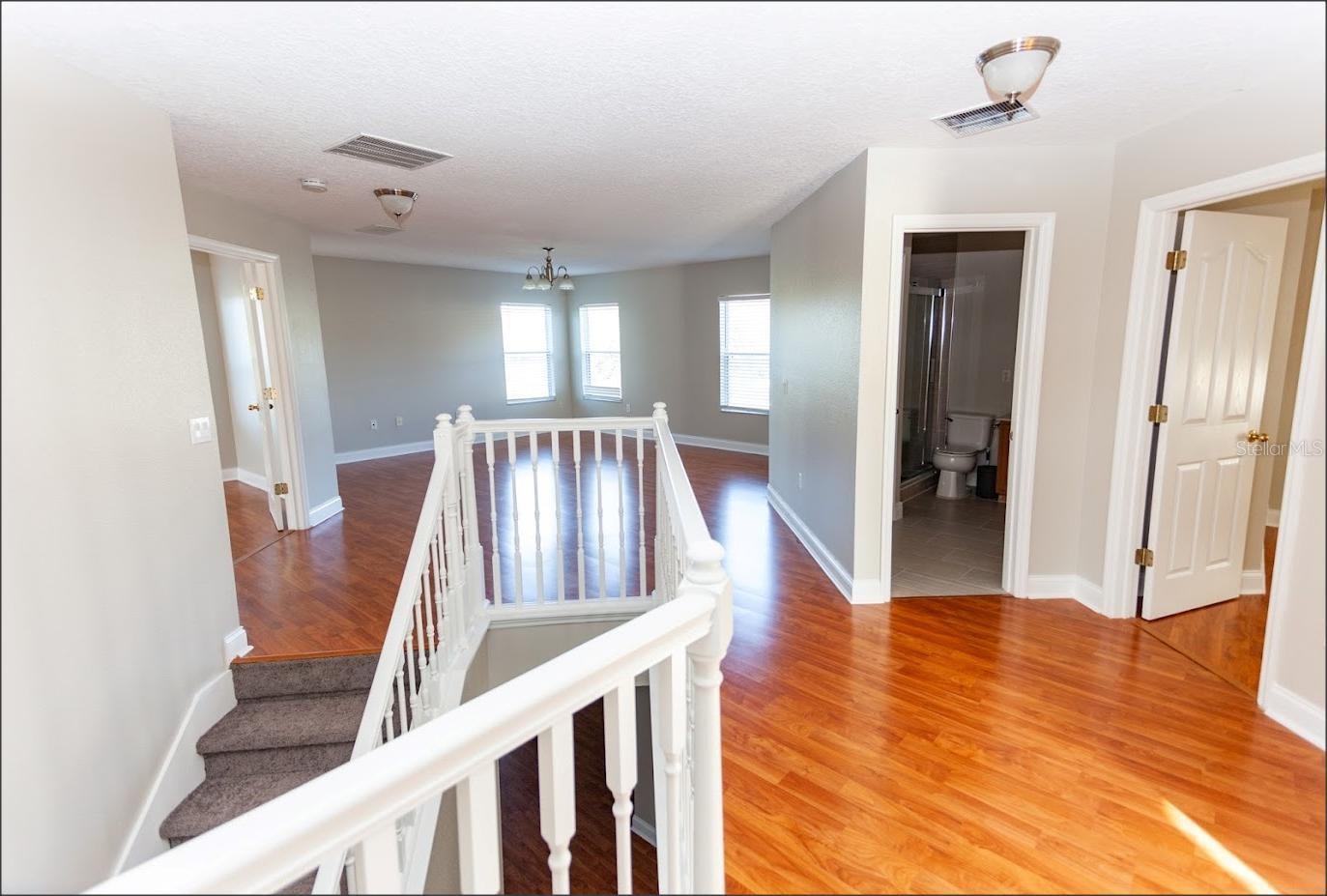 Image 14 of 25 For 12827 Oulton Circle