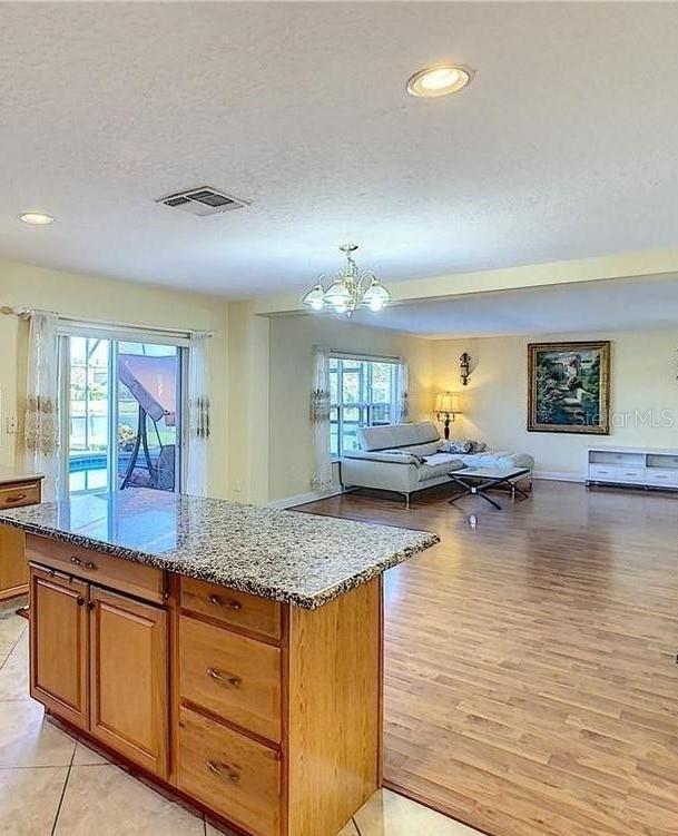 Image 9 of 25 For 12827 Oulton Circle