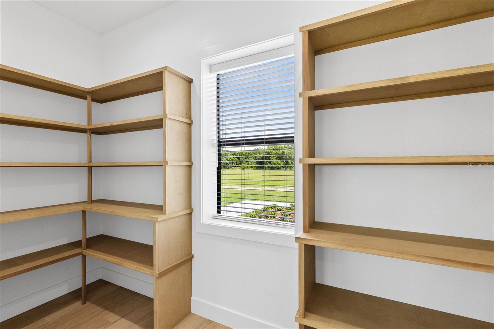 Image 17 of 40 For 1290 Whitman Lane