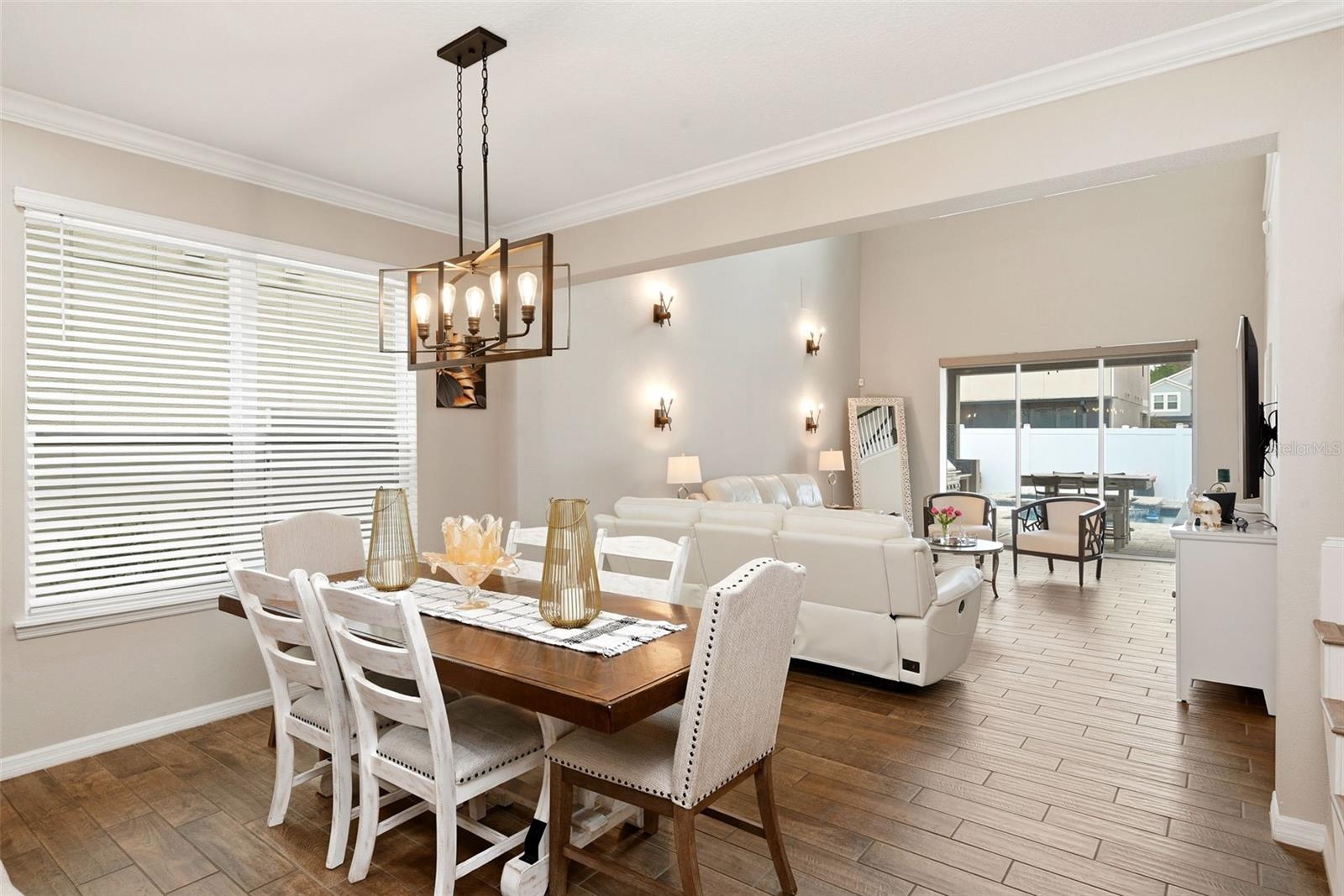 Image 16 of 58 For 2385 Dammar Street