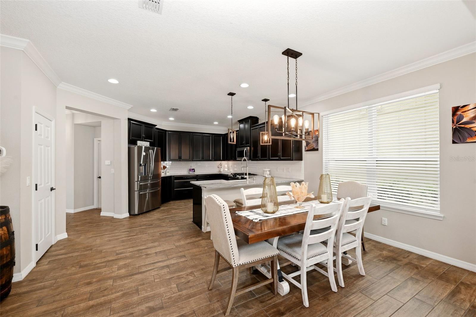 Image 18 of 58 For 2385 Dammar Street