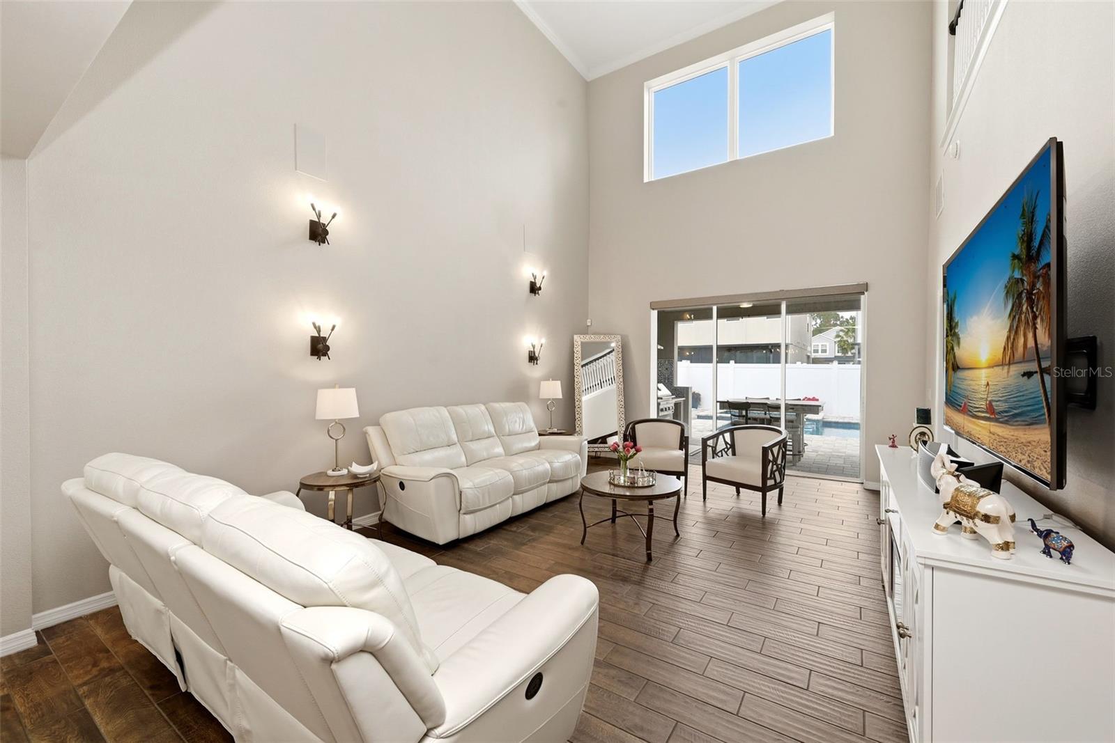 Image 19 of 58 For 2385 Dammar Street