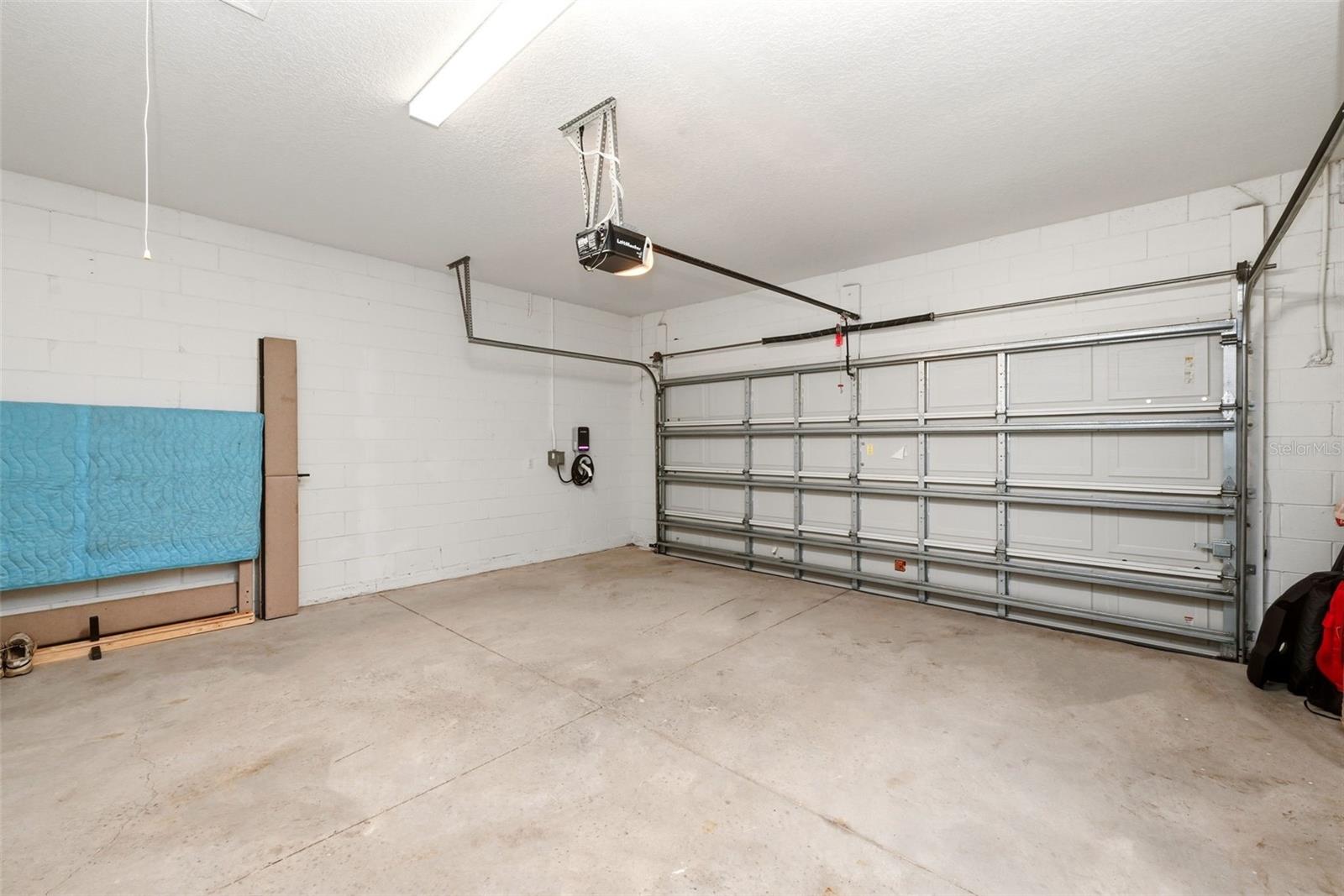 Image 41 of 58 For 2385 Dammar Street