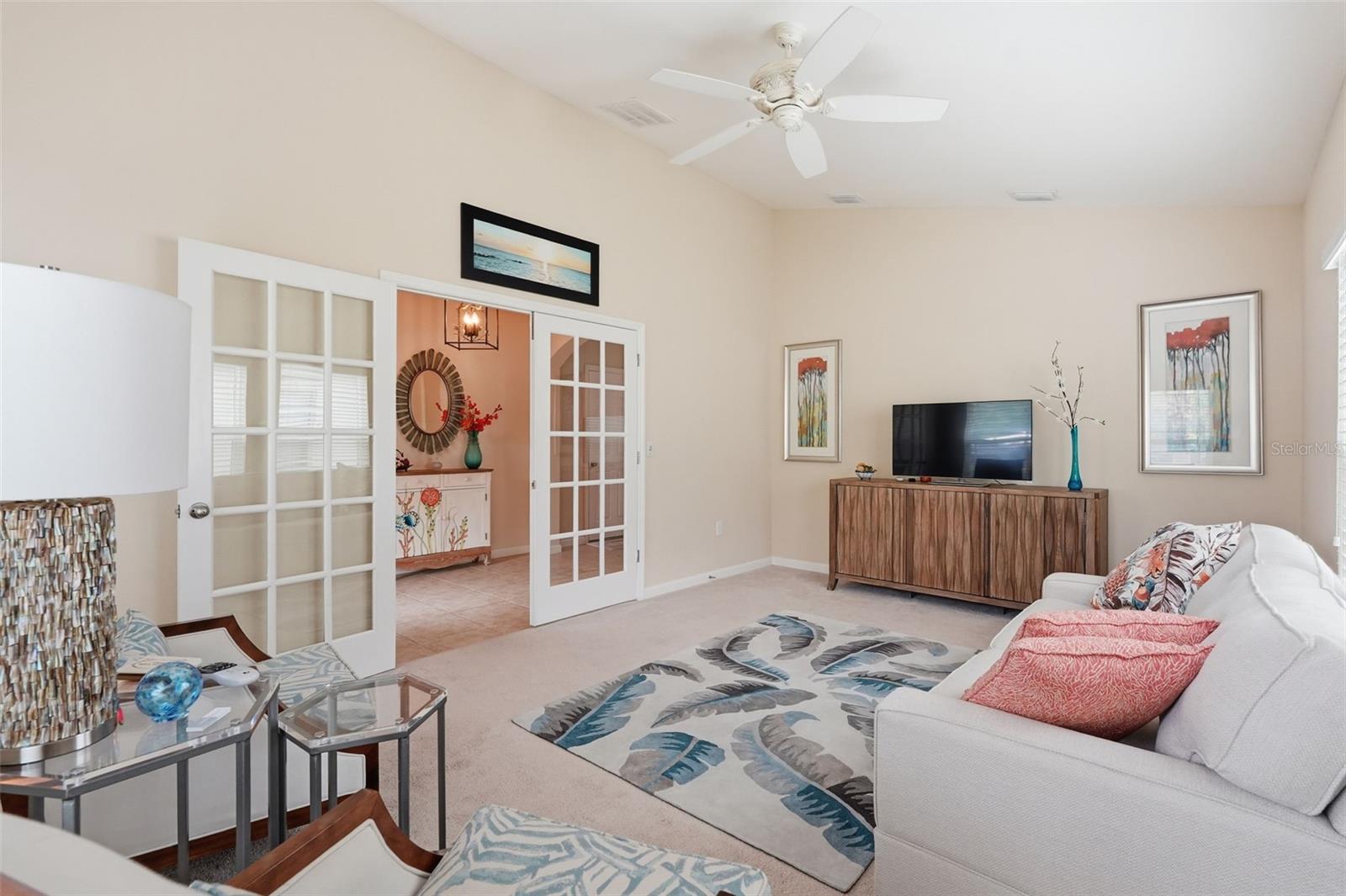 Listing photo id 8 for 5541 Extravagant Court