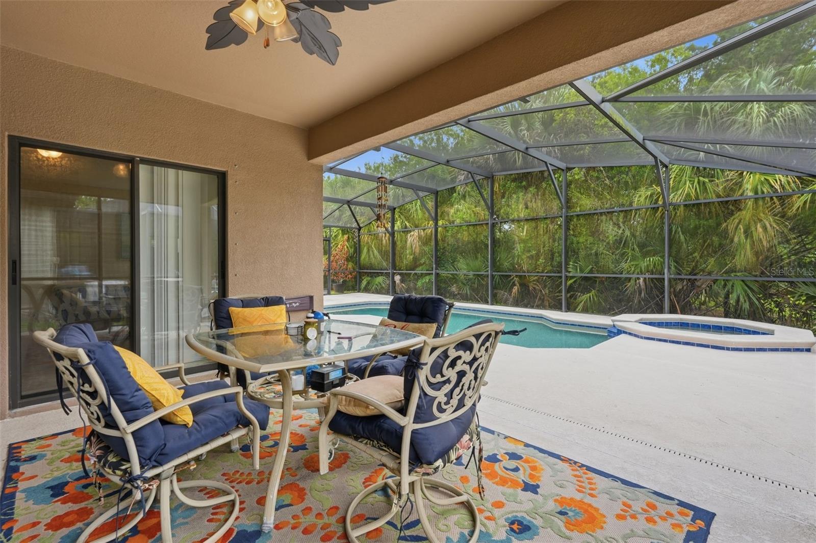 Listing photo id 12 for 5541 Extravagant Court