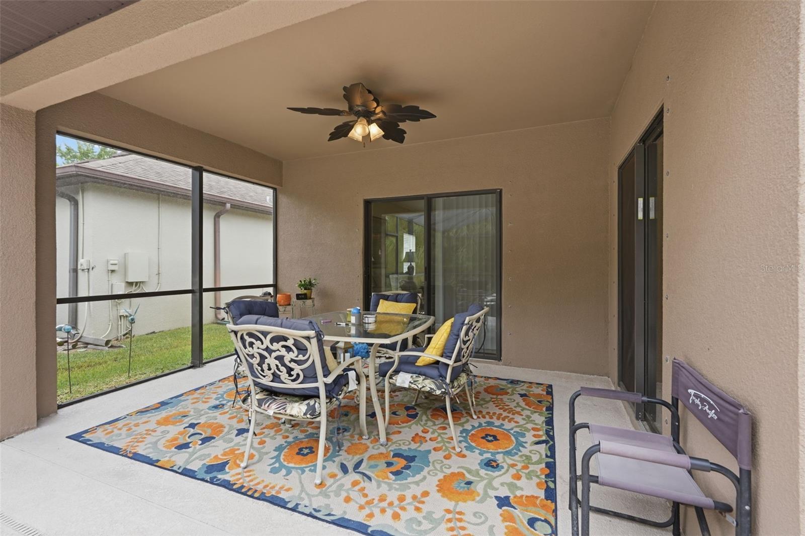 Listing photo id 13 for 5541 Extravagant Court