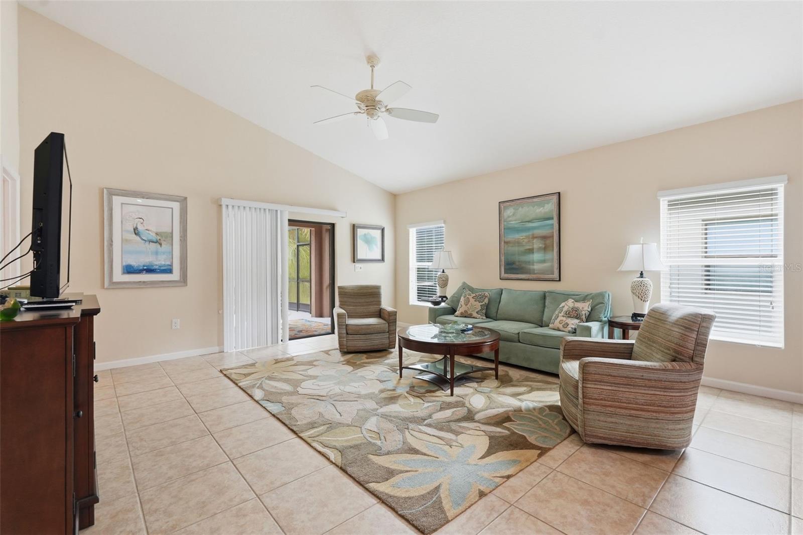 Listing photo id 26 for 5541 Extravagant Court