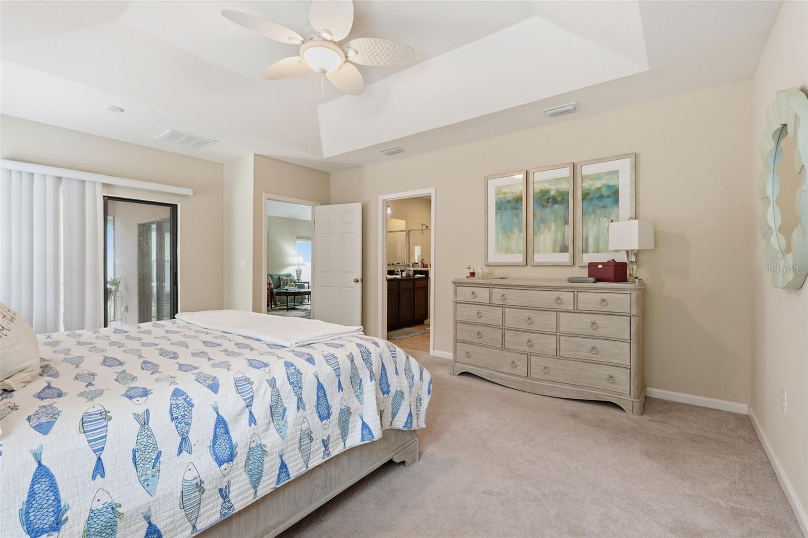 Listing photo id 28 for 5541 Extravagant Court