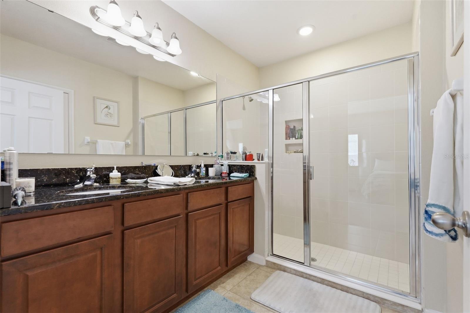 Listing photo id 29 for 5541 Extravagant Court