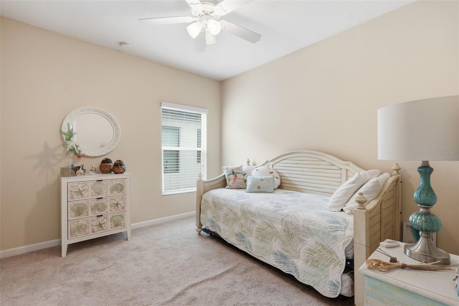 Listing photo id 33 for 5541 Extravagant Court