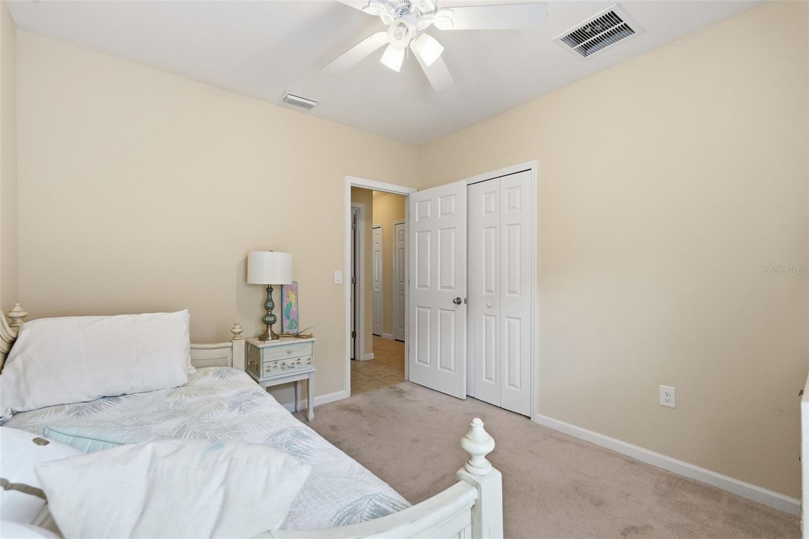 Listing photo id 34 for 5541 Extravagant Court