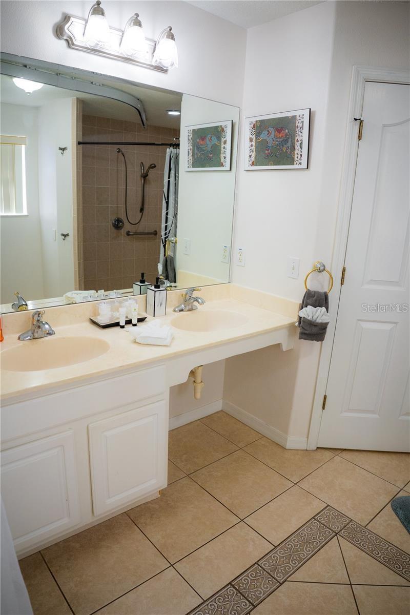 Image 49 of 84 For 416 Vista Loop