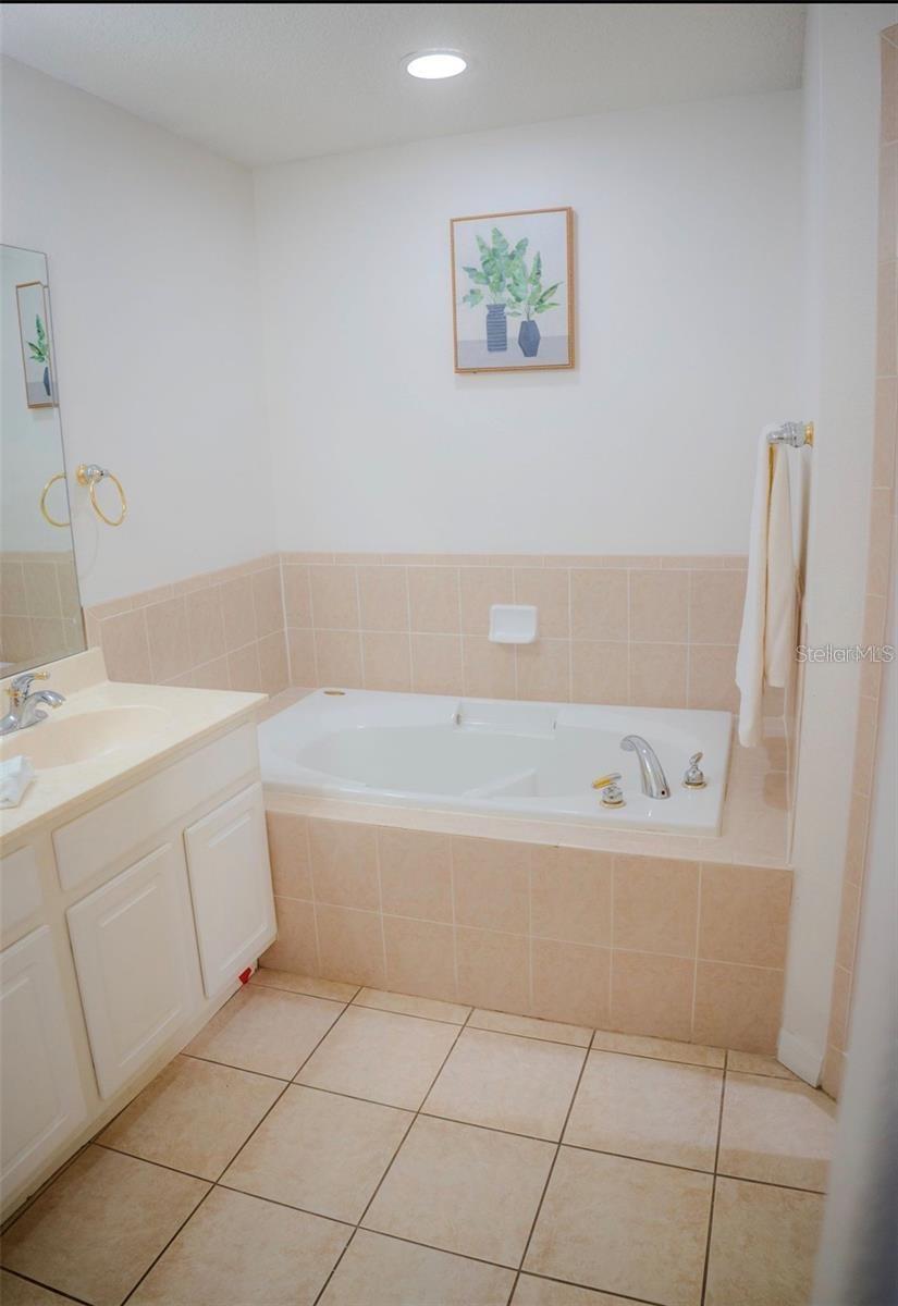 Image 53 of 84 For 416 Vista Loop