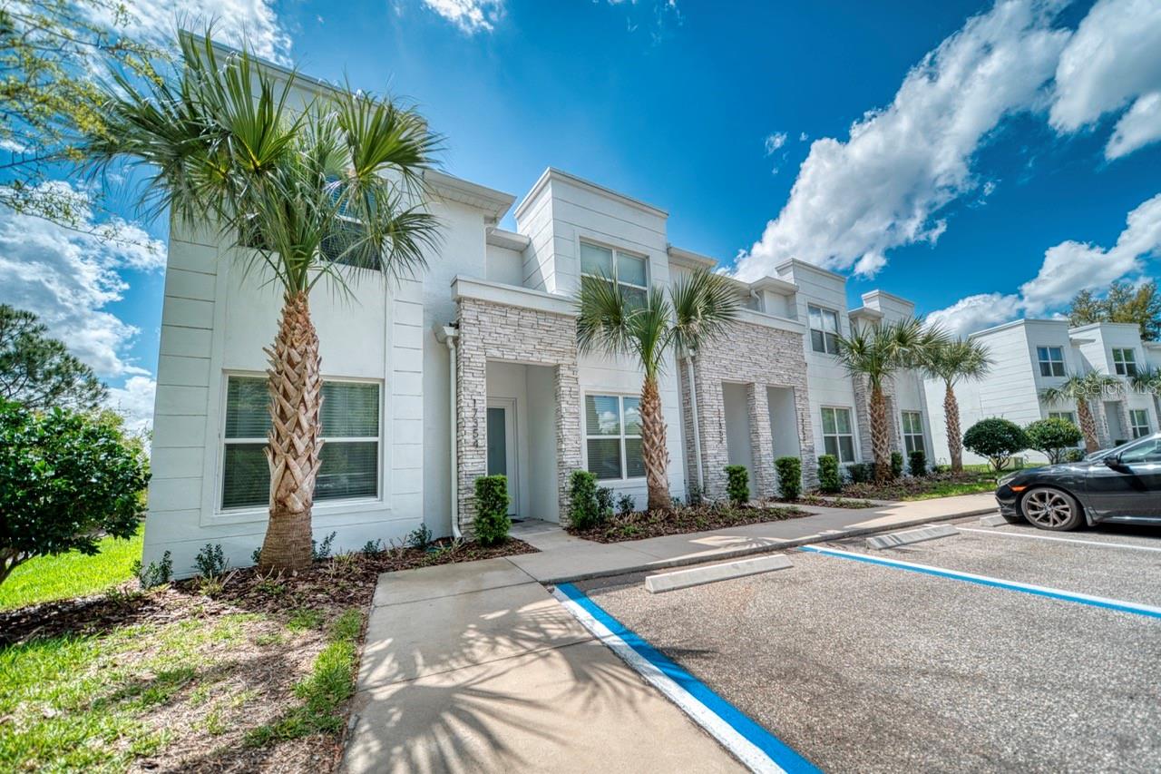 Image 4 of 52 For 17352 Blessing Drive