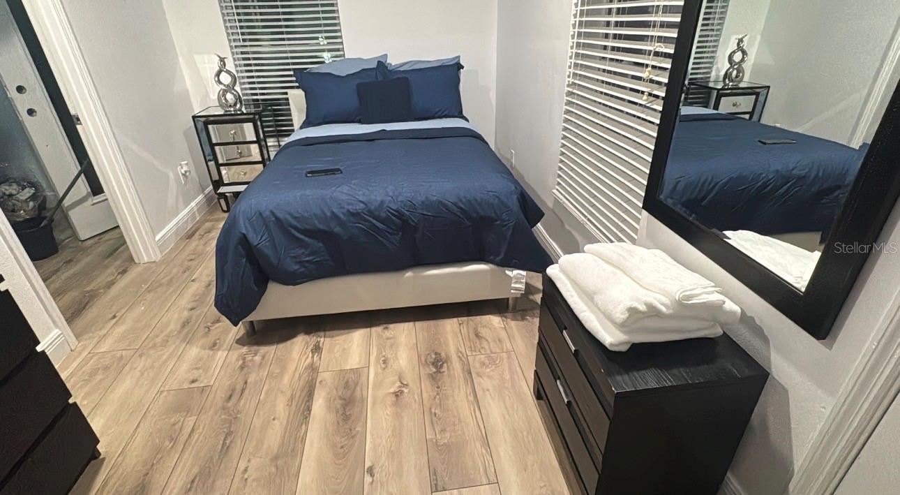 Image 10 of 20 For 2302 Rochelle Avenue 1